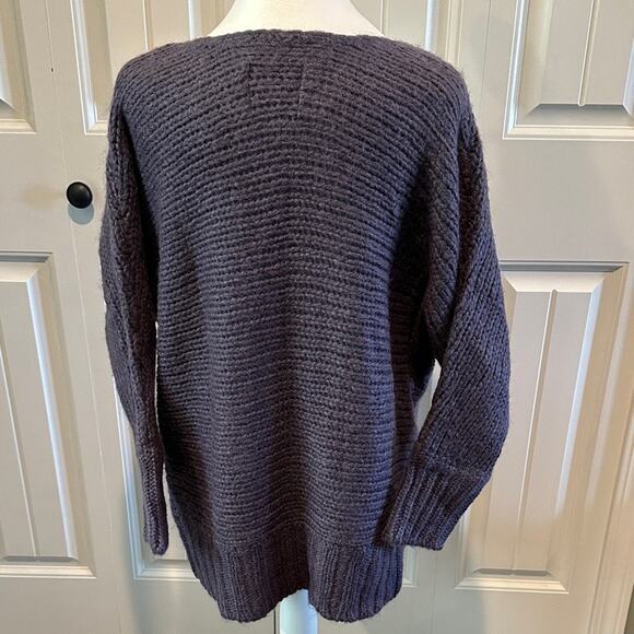 American Eagle Large Y2K Purple Wool/Mohair-Blend Open Knit V-Neck Sweater - Picture 5 of 9